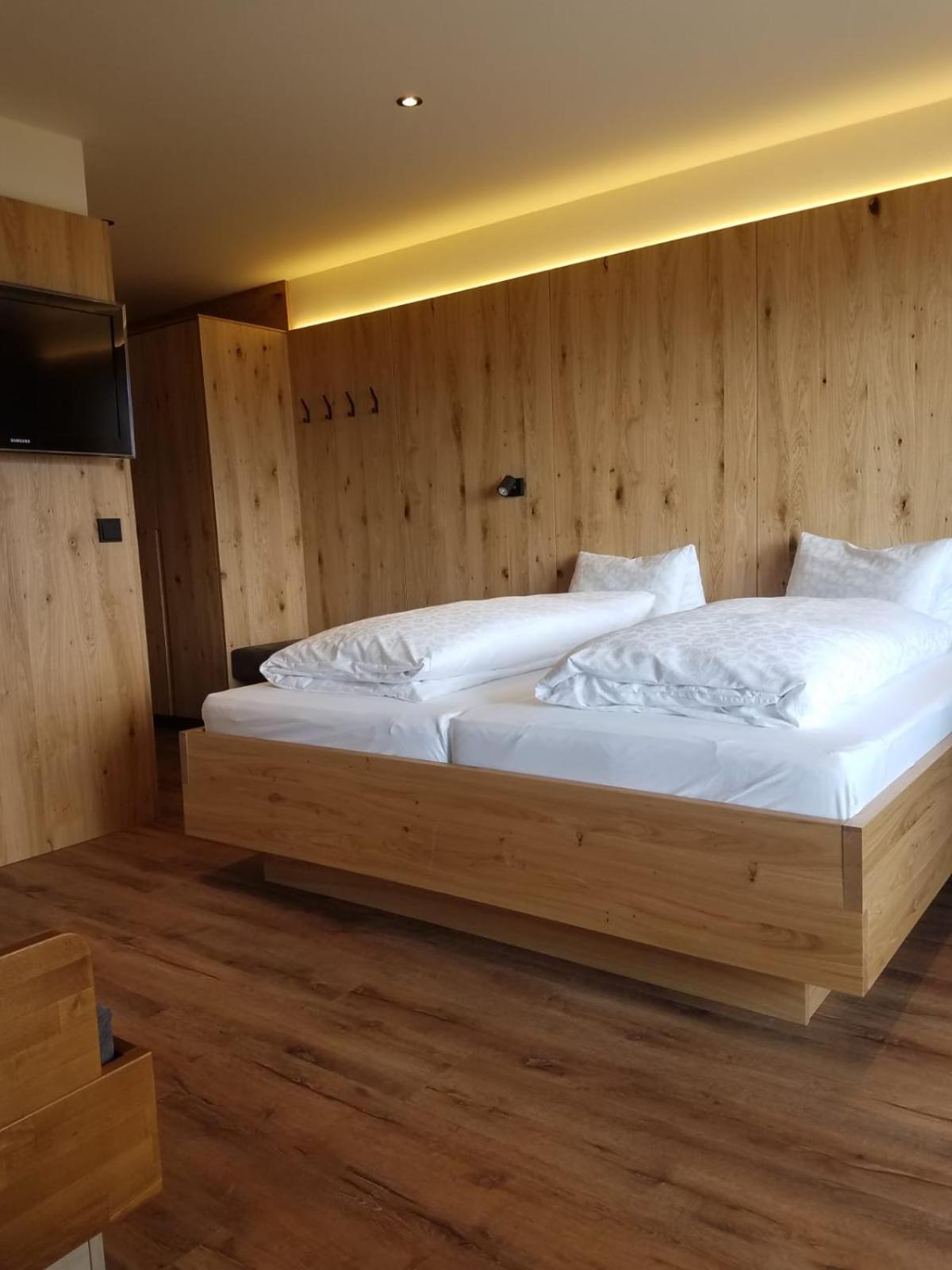 Aparthotel Hohe Bruecke มิทเทอร์ซิลล์ ภายนอก รูปภาพ